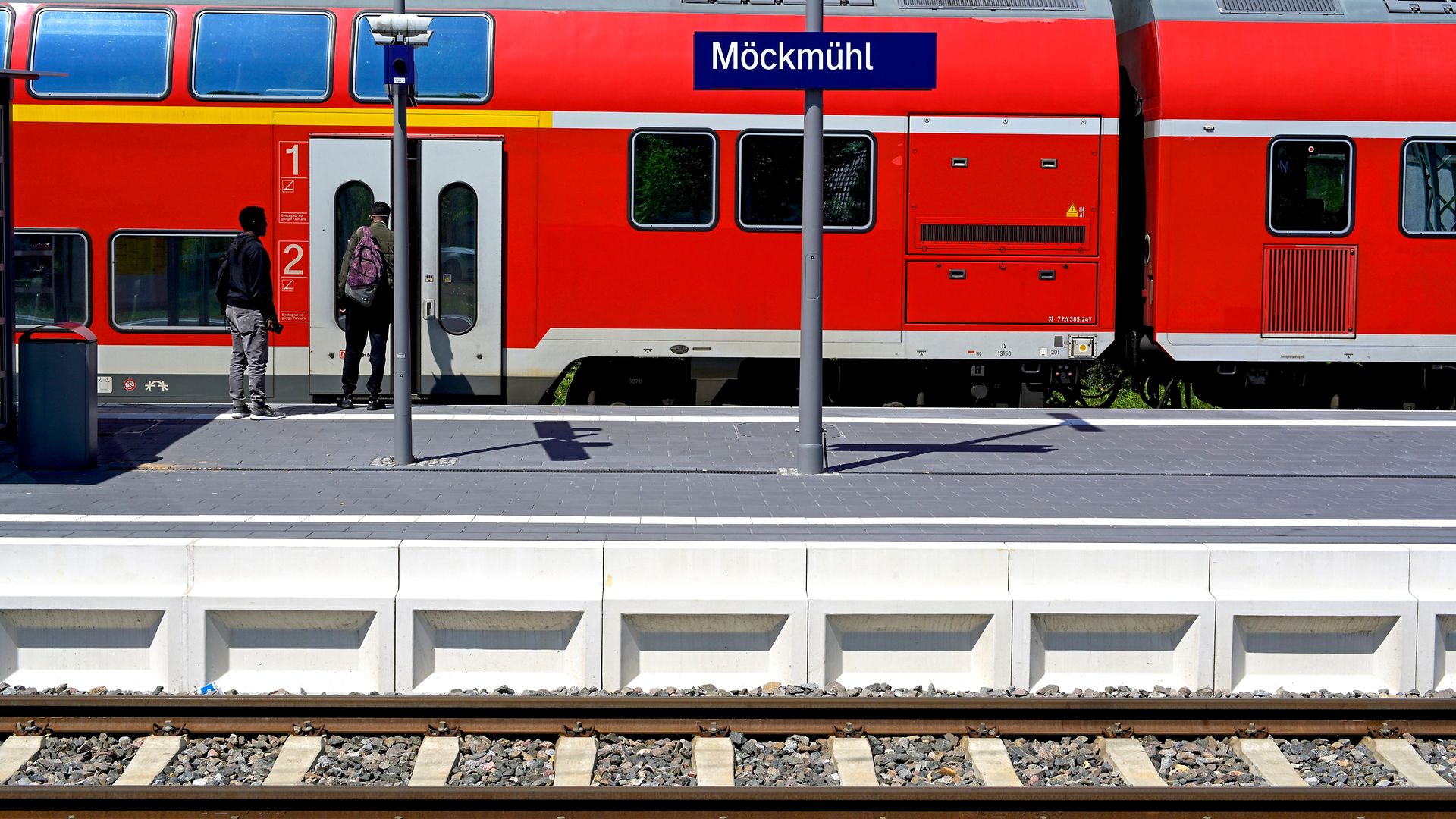 Neu gebauter Bahnsteig am Bahnhof Möckmühl