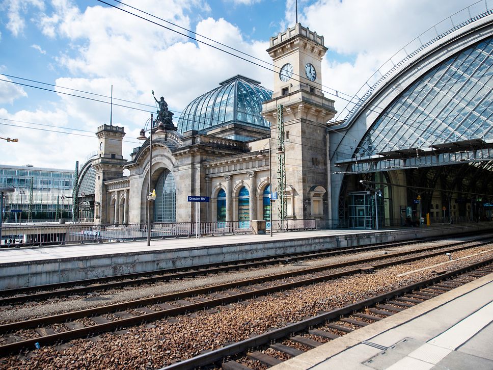 Blick auf den Dresdner Hauptbahnhof