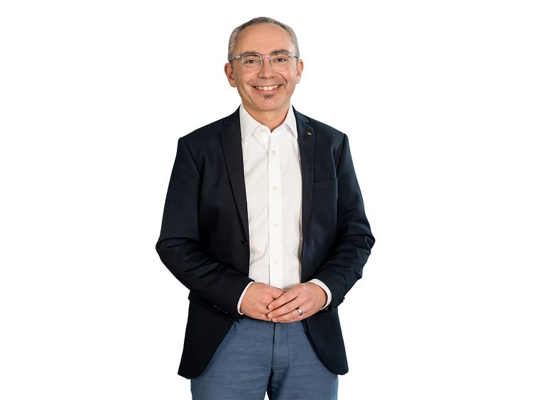 Porträtfoto von Ralf Thieme - Vorstand Personenbahnhöfe