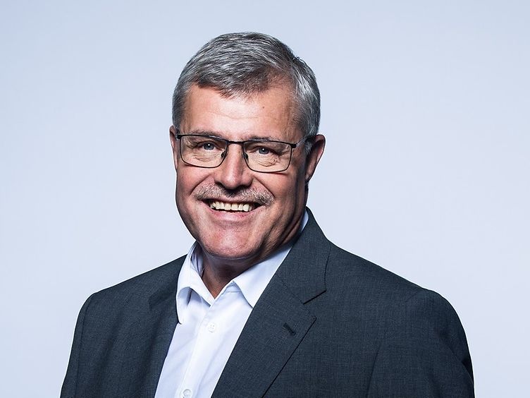 Porträtfoto von Heinz Siegmund - Vorstand Personal