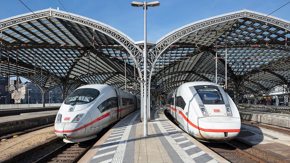 ICE 3 - Baureihe 403 und ICE 4 - Baureihe 412 im Hbf Köln