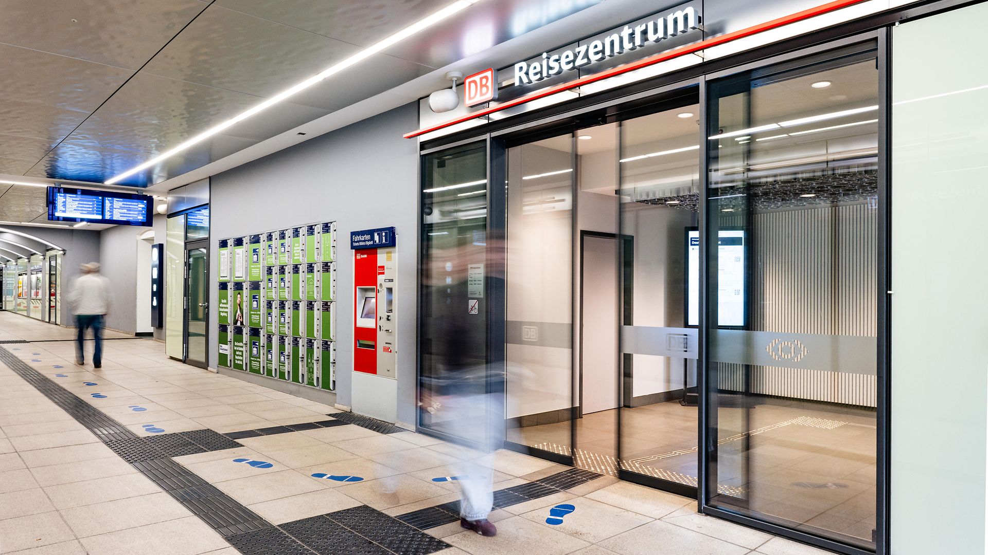 Blick auf das DB Reisezentrum