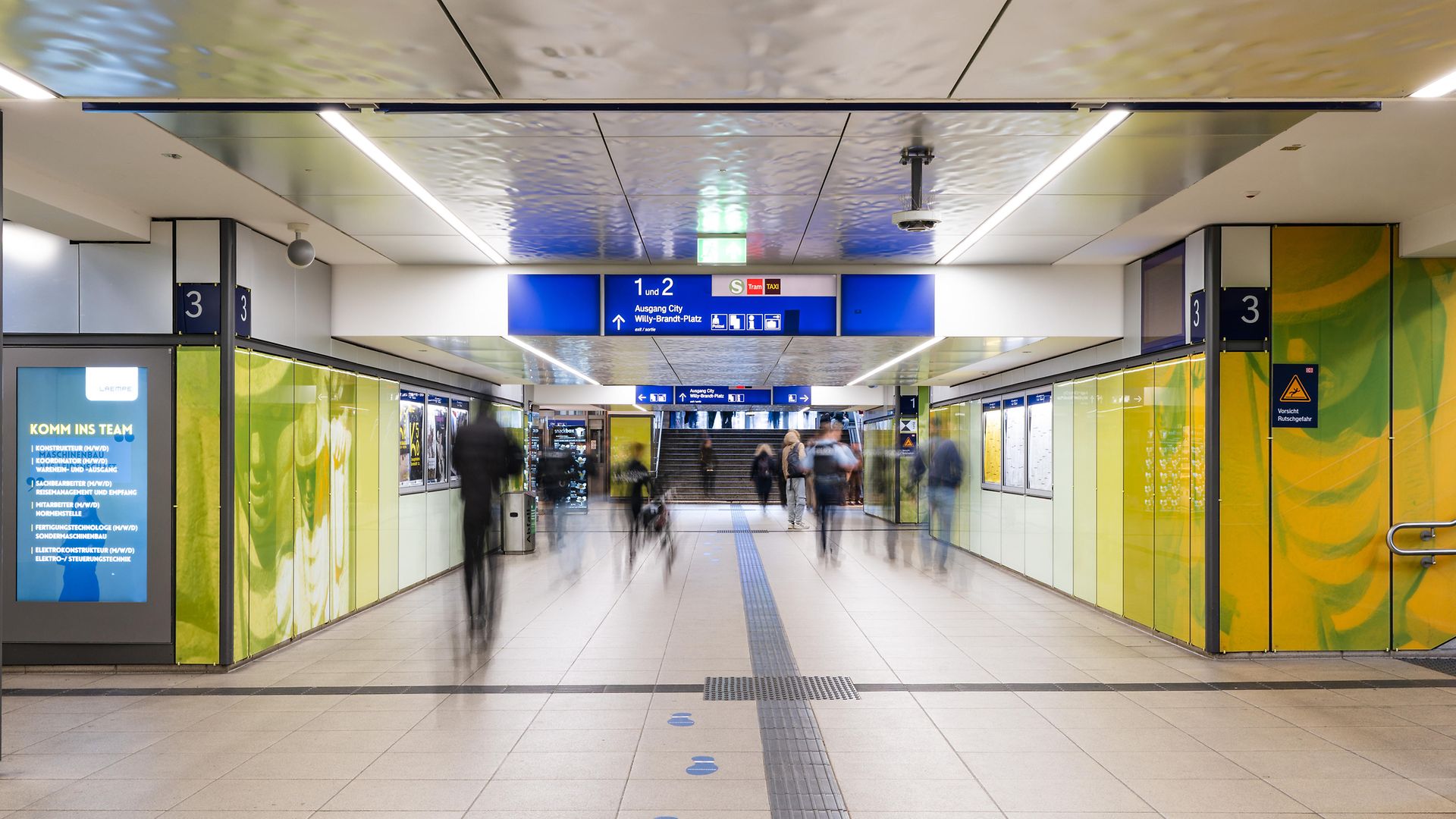 Blick in die neu gestaltete Unterführung des Magdeburger Hauptbahnhofs